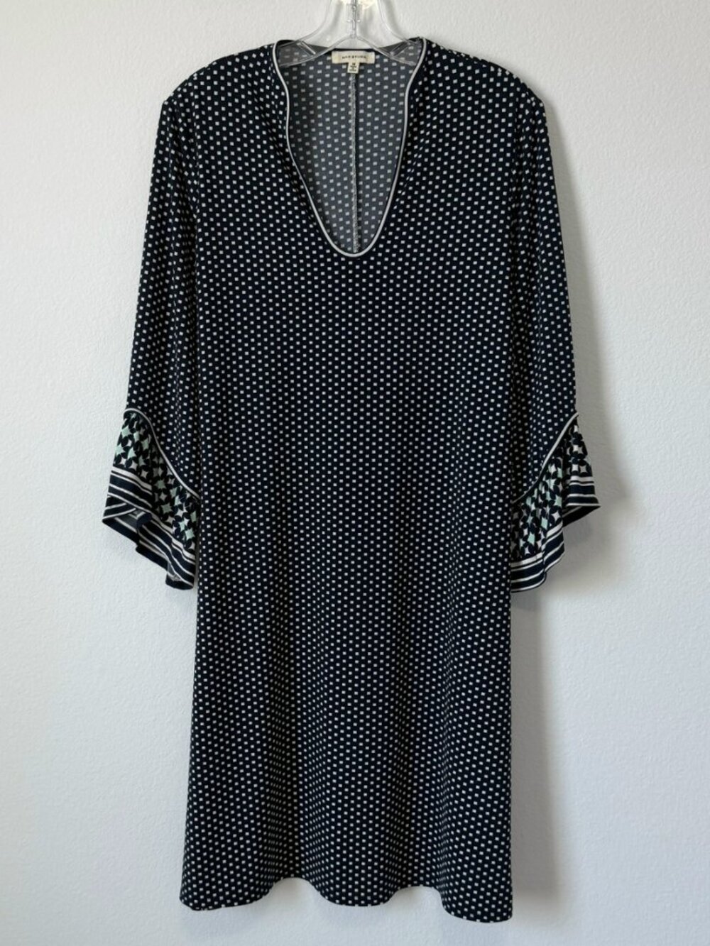 Max Studio 3/4 Bell Sleeve Black/White Geo V-Neck Stretch Dress Women's Size M